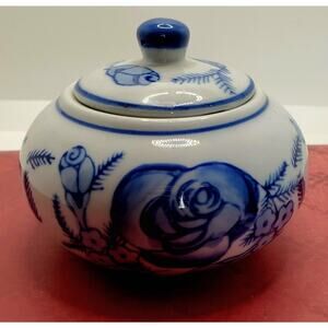 Chinese Porceline Trinket Jar With Lid White With Blue Roses 3.5 X 4 Inches